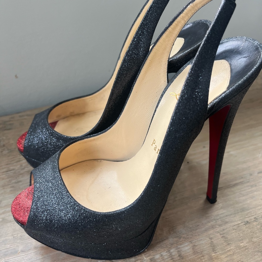 size 6 Louis V red Bottoms